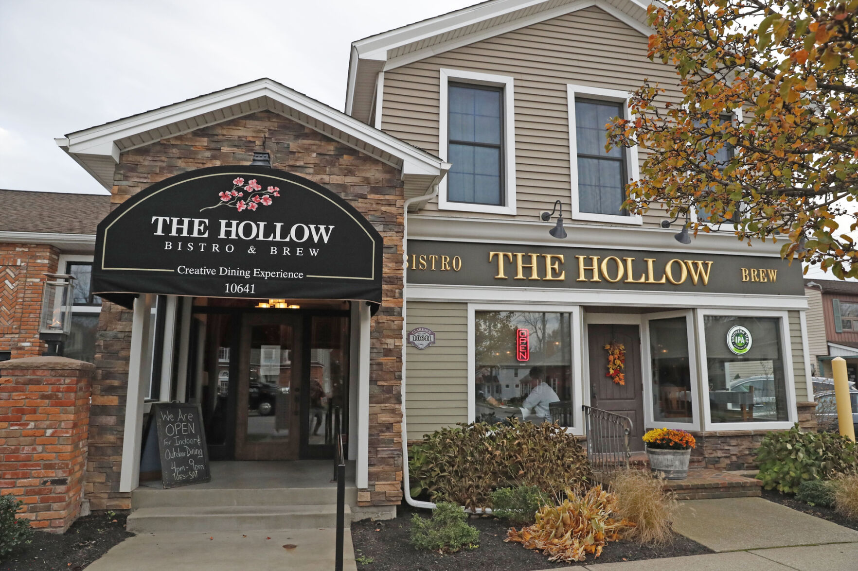 Hollow Bistro in Clarence facade
